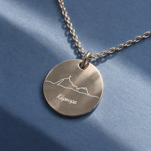 Korfu Kette aus 925 Silber – runder Anhänger mit Gravur: Alte Festung und Schriftzug „Κέρκυρα“