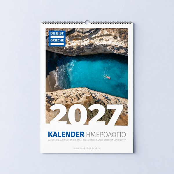 Wandkalender 2027 mit Spiralbindung, Titel „Kalender Ημερολόγιο“, Luftbild der türkisen Felsbucht von Sarakiniko auf Milos mit Schwimmerin
